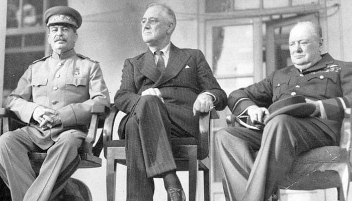 Iósif Stalin, Franklin D. Roosevelt y Winston Churchill en la conferencia de Teherán
