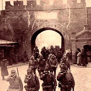Tropas japonesas entrando en Tsitsihar