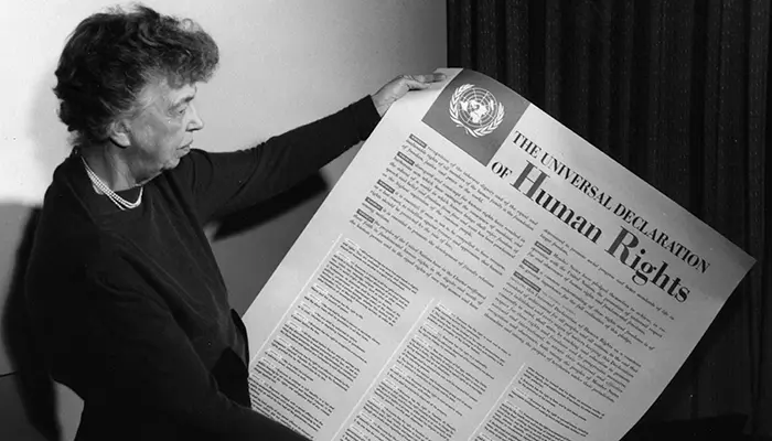Eleanor Roosevelt lee la Declaración Universal de los Derechos Humanos